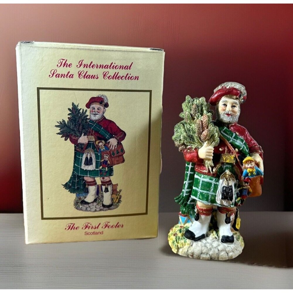 The International Santa Claus Collection The First Footer, Scotland 1997 In box